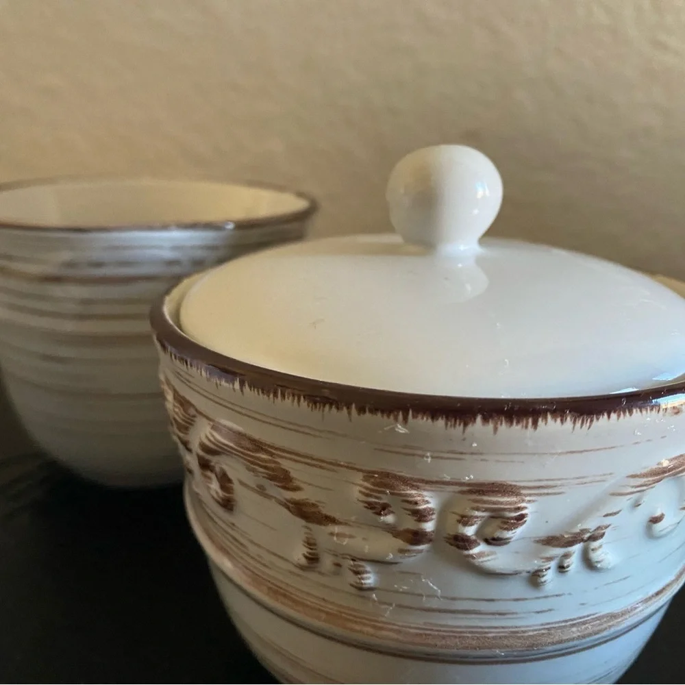 Pfaltzgraff 4 Piece Rustic Trellis White Stoneware 3 Mug and Sugar Bowl Set